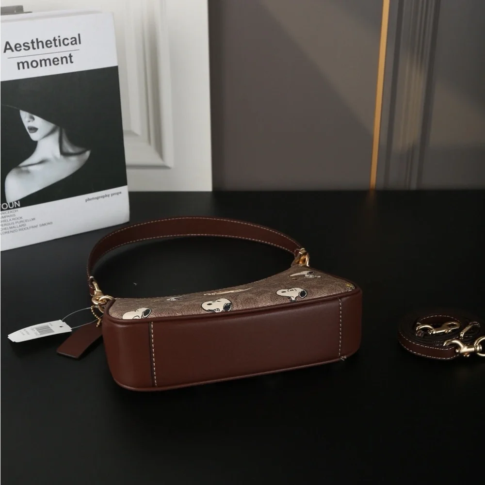 Coach x Peanuts Snoopy Signature Hobo Bag - Picture 2 of 8